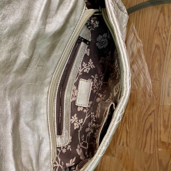 Champagne colored clutch with metal details - Picture 3 of 3